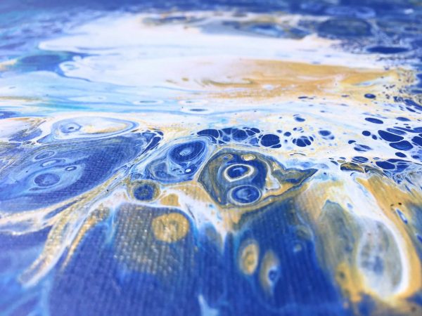 Blue and White Dutch Pour on Blue Detail